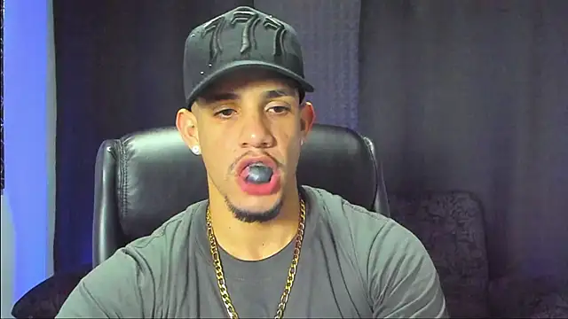 jhonnysnow17 online show from December 2025 07:29:01 AM