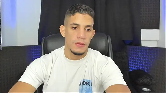 jhonnysnow17 online show from July 2026 04:10:02 AM