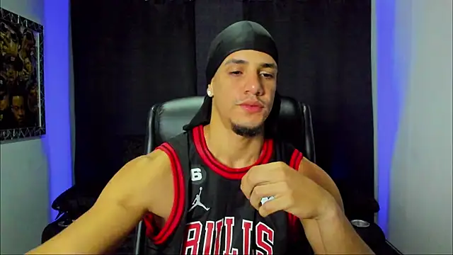 jhonnysnow17 online show from November 2025 11:54:01 PM