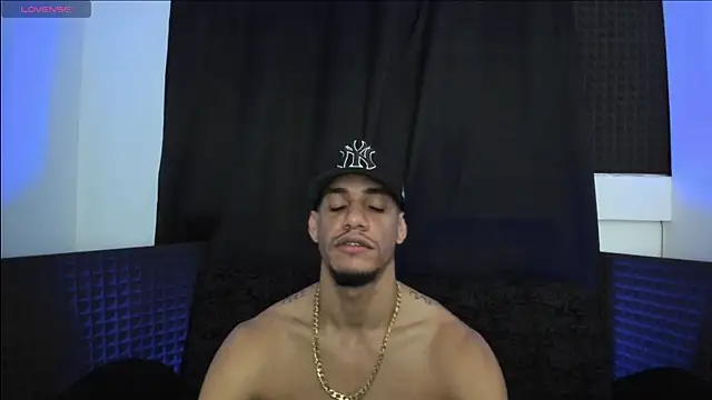jhonnysnow17 online show from June 2026 12:32:02 AM