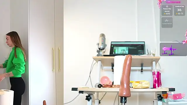 Snapshot of Miss69Ri99 chatting on October 2025 10:56:02 AM Miss69Ri99 online show from October 2025 10:56:02 AM