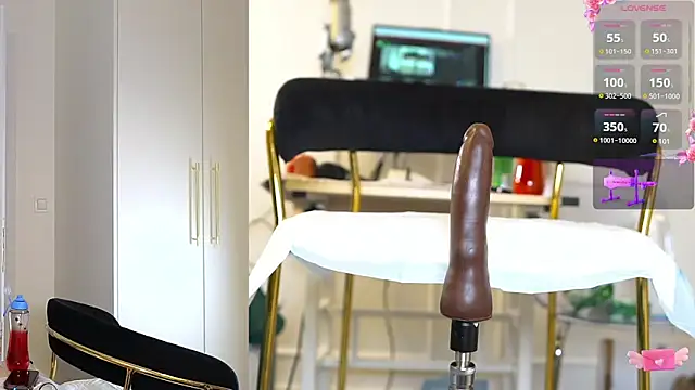 Snapshot of Miss69Ri99 chatting on March 2025 05:41:02 PM Miss69Ri99 online show from March 2025 05:41:02 PM