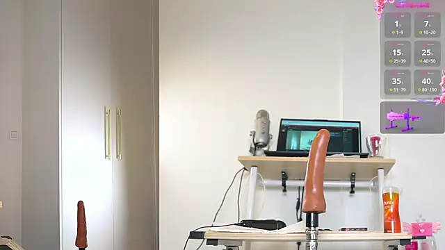 Snapshot of Miss69Ri99 chatting on October 2025 09:38:01 PM Miss69Ri99 online show from October 2025 09:38:01 PM