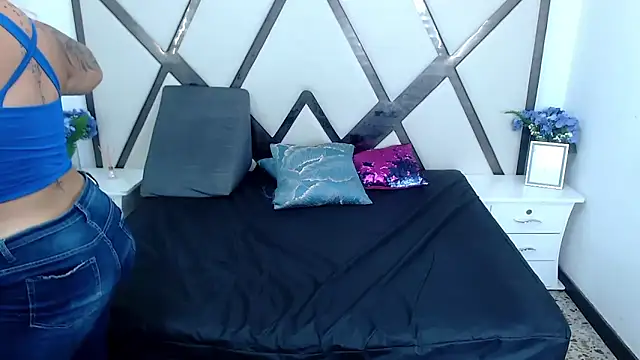 Snapshot of ChloexBigAss chatting on December 2024 09:30:02 PM ChloexBigAss online show from December 2024 09:30:02 PM