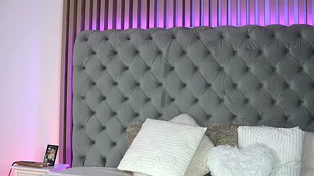 Snapshot of TiffanyMaze chatting on February 2026 09:09:01 AM TiffanyMaze online show from February 2026 09:09:01 AM