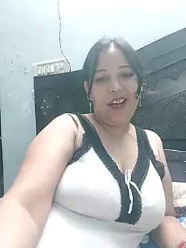 Poojabhabi101 online show from May 2026 05:27:01 PM