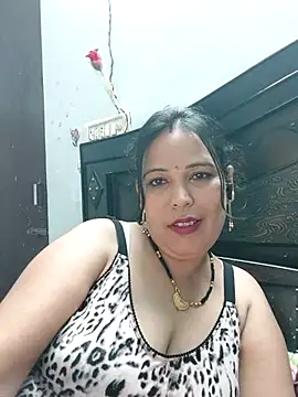 Snapshot of Poojabhabi101 chatting on September 2025 06:15:01 PM Poojabhabi101 online show from September 2025 06:15:01 PM