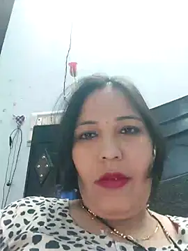 Snapshot of Poojabhabi101 chatting on March 2025 05:24:01 AM Poojabhabi101 online show from March 2025 05:24:01 AM