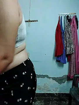 Snapshot of Poojabhabi101 chatting on October 2025 06:15:01 AM Poojabhabi101 online show from October 2025 06:15:01 AM