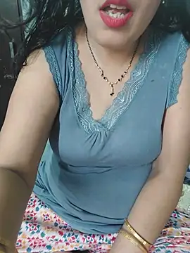 Snapshot of Poojabhabi101 chatting on July 2026 06:09:01 AM Poojabhabi101 online show from July 2026 06:09:01 AM
