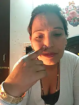 Snapshot of Poojabhabi101 chatting on January 2026 07:45:02 AM Poojabhabi101 online show from January 2026 07:45:02 AM