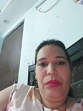 Snapshot of Poojabhabi101 chatting on June 2026 06:33:01 AM Poojabhabi101 online show from June 2026 06:33:01 AM