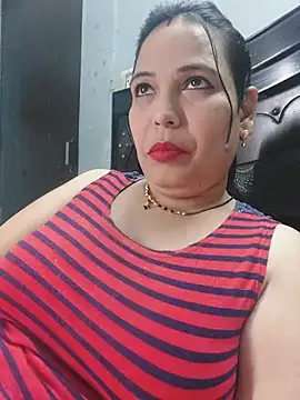 Snapshot of Poojabhabi101 chatting on July 2026 05:41:01 AM Poojabhabi101 online show from July 2026 05:41:01 AM