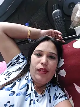 Snapshot of Poojabhabi101 chatting on March 2025 06:40:02 AM Poojabhabi101 online show from March 2025 06:40:02 AM