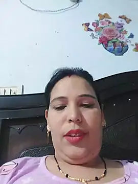 Snapshot of Poojabhabi101 chatting on June 2026 06:24:02 AM Poojabhabi101 online show from June 2026 06:24:02 AM