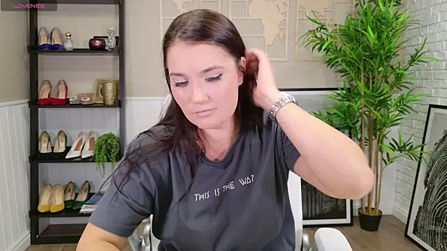 SelineSole online show from September 2025 05:22:02 PM