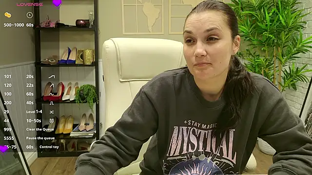 SelineSole online show from February 2026 04:07:01 PM