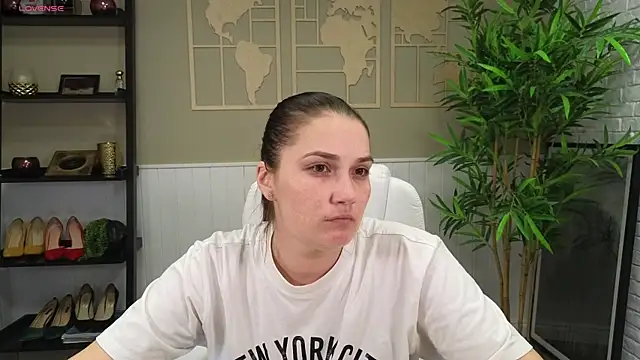 SelineSole online show from March 2025 04:07:02 PM