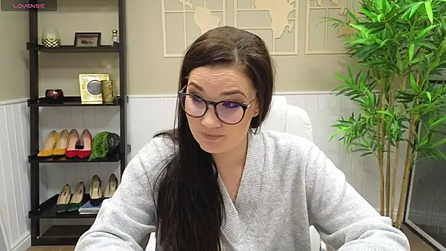 SelineSole online show from March 2025 04:36:02 PM
