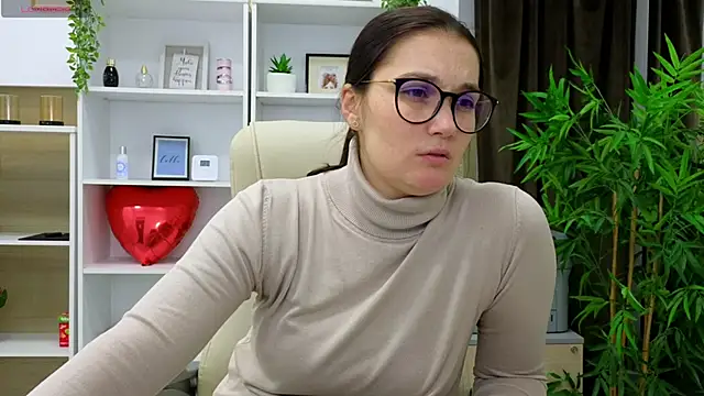 SelineSole online show from February 2025 05:33:01 PM