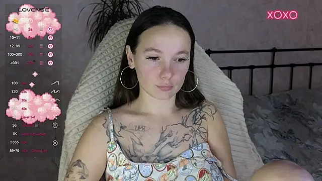 lil luna x online show from November 2025 08:02:01 PM