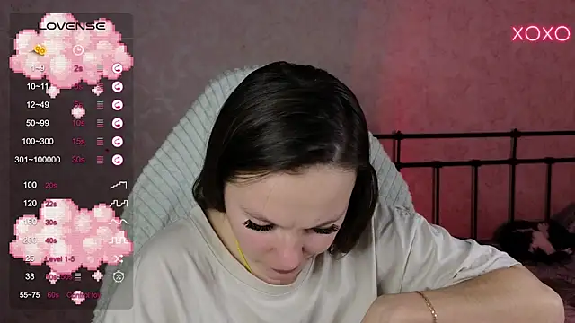 lil luna x online show from February 2025 06:59:02 PM