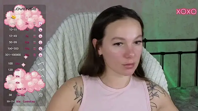 lil luna x online show from February 2025 01:00:01 PM