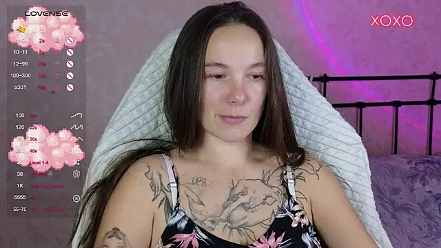 lil luna x online show from October 2025 05:58:01 PM