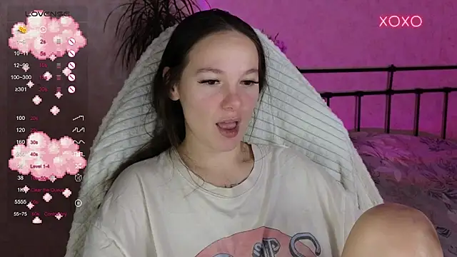 lil luna x online show from November 2025 10:32:02 PM