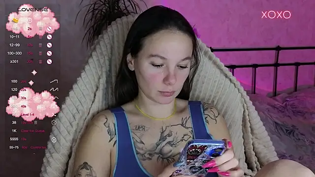 lil luna x online show from December 2025 08:36:01 PM