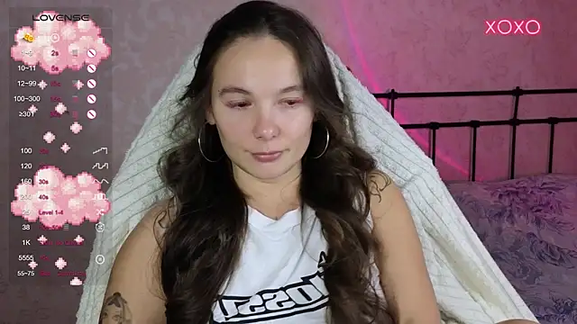 lil luna x online show from October 2025 07:26:02 PM