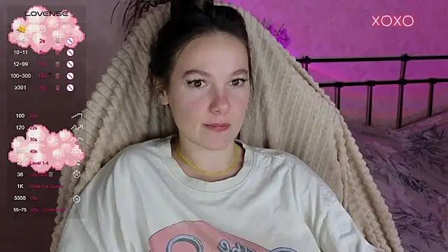 lil luna x online show from December 2025 08:04:02 PM