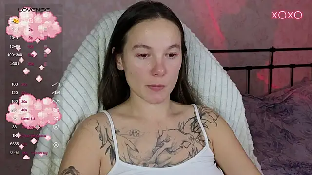 lil luna x online show from October 2025 09:39:01 PM