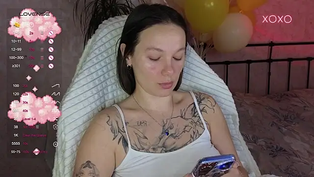 lil luna x online show from February 2026 10:40:02 PM