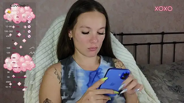 lil luna x online show from September 2025 07:13:01 PM