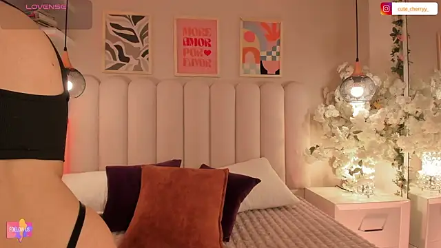 cute  cherry  online show from October 2025 08:52:01 PM