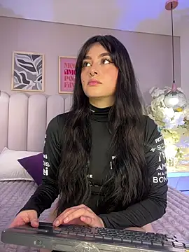 cute  cherry  online show from October 2025 08:38:01 PM