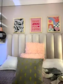 cute  cherry  online show from November 2025 08:31:01 PM