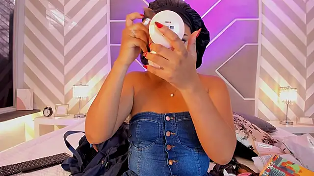 Aluna sweet online show from October 2025 08:30:02 PM