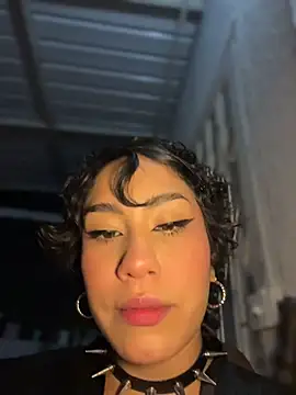 ZahaRoseee online show from March 2026 12:01:01 AM