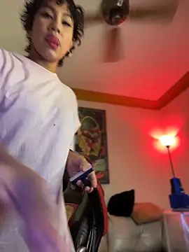 ZahaRoseee online show from April 2026 01:02:02 AM