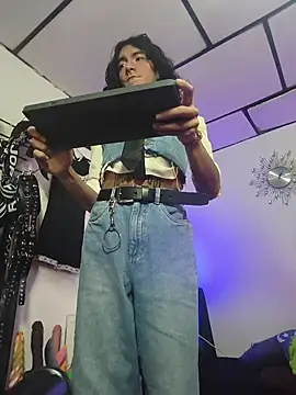 mal x online show from April 2026 05:32:01 AM