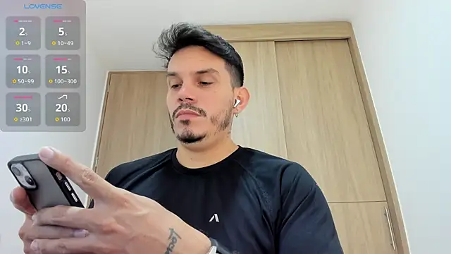 Snapshot of alejandro_stark chatting on October 2025 03:55:01 PM alejandro stark online show from October 2025 03:55:01 PM