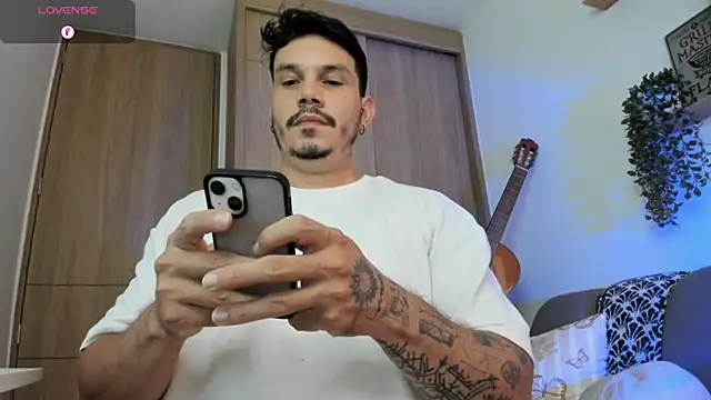 Snapshot of alejandro_stark chatting on June 2026 09:53:02 PM alejandro stark online show from June 2026 09:53:02 PM