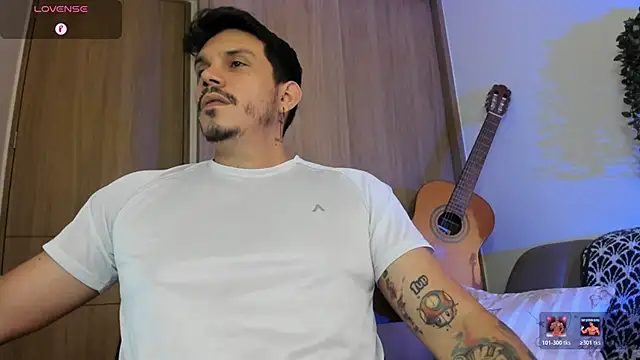 Snapshot of alejandro_stark chatting on June 2026 01:00:01 AM alejandro stark online show from June 2026 01:00:01 AM