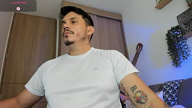 Snapshot of alejandro_stark chatting on June 2026 07:52:02 PM alejandro stark online show from June 2026 07:52:02 PM