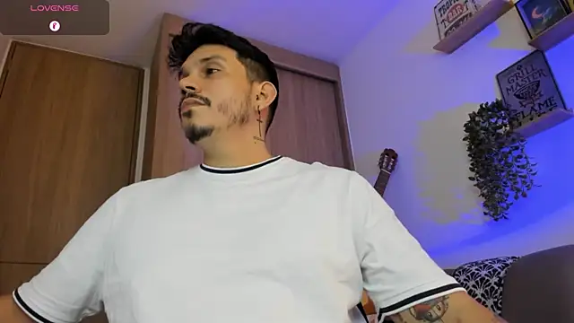 Snapshot of alejandro_stark chatting on June 2026 10:48:01 PM alejandro stark online show from June 2026 10:48:01 PM