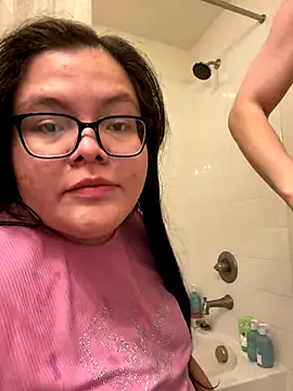 LiverandBrat77 online show from December 2025 10:42:01 PM