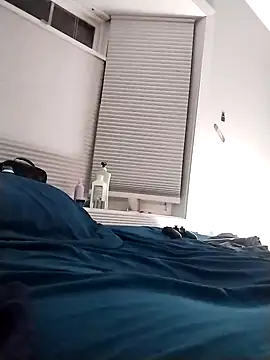 Snapshot of LiverandBrat77 chatting on February 2025 07:04:02 AM LiverandBrat77 online show from February 2025 07:04:02 AM