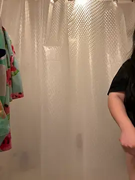 LiverandBrat77 online show from January 2026 10:24:01 PM